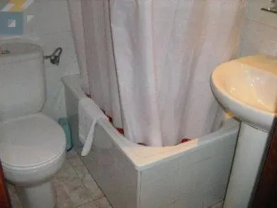 Un baño de Hostal Casanova