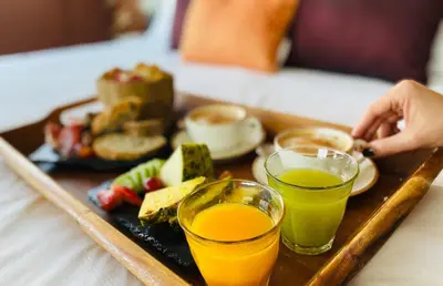 Comida en o cerca de este hotel