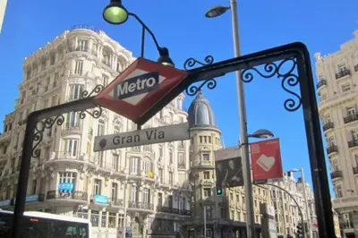 Certificado, premio, señal o documento que está expuesto en Sleeping Gran Via