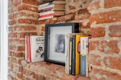 Biblioteca en el apartamento