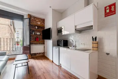 Una cocina o zona de cocina en Amazing Bright-1Bedroom 1Bath - Las Letras