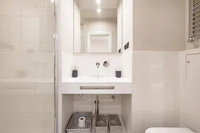 Un baño de ACOGEDOR (2h+2B) En Malasaña