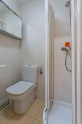 Un baño de Habitaciónes Luminosas y acogedoras