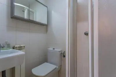 Un baño de Habitaciónes Luminosas y acogedoras