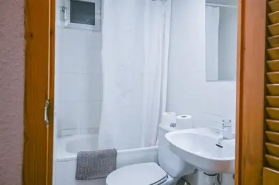 Un baño de Studio TEMPORAL Centro-Lavapiés LFE61