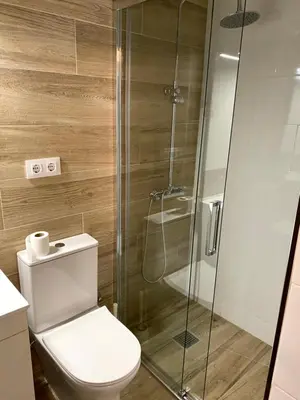 Un baño de Opera Suites Fidelio , cozy studio in the very center of Madrid