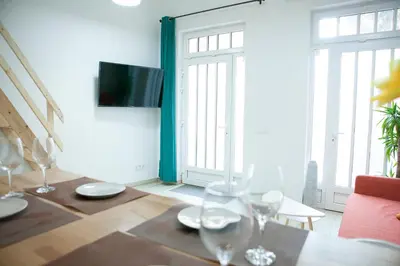 Una televisión o centro de entretenimiento en GREAT LOFT ATOCHA downtown
