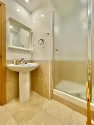 Un baño de Ópera - Dúplex de 3 dormitorios con piscina