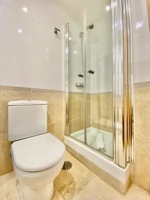 Un baño de Ópera - Dúplex de 3 dormitorios con piscina