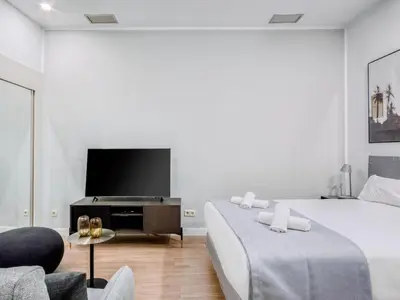 Cama o camas de una habitación en Limehome Madrid Calle de Don Ramón de la Cruz