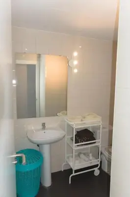 Un baño de Estudio en Plaza Vara del Rey
