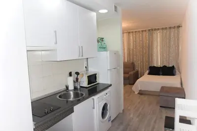 Una cocina o zona de cocina en Estudio en Plaza Vara del Rey