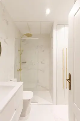 Un baño de STAYLISH STUDIO APARTMENT IN MALASANA