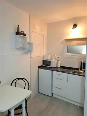 Una cocina o zona de cocina en Moderno apartamento en el corazón de Madrid (Sol)