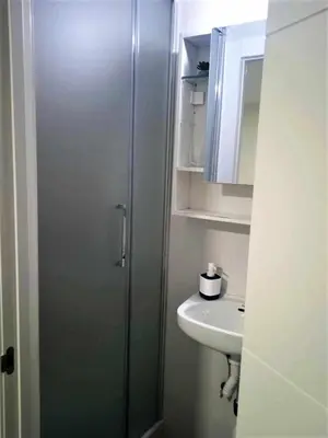 Un baño de Moderno apartamento en el corazón de Madrid (Sol)
