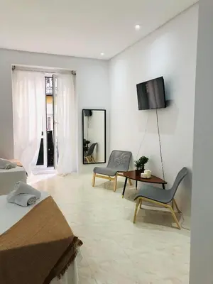 Una televisión o centro de entretenimiento en Las Letras D