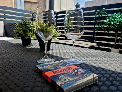 Bebidas en Ático con terraza en el centro de Madrid