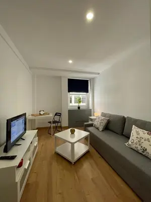 Una televisión o centro de entretenimiento en MiniEstudios Plaza de España