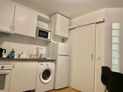Una cocina o zona de cocina en Centro Mirasierra - Metro Usera 02
