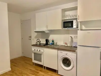 Una cocina o zona de cocina en Centro Mirasierra - Metro Usera 02