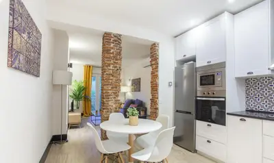 Una cocina o zona de cocina en Apartamento Atocha II en Madrid