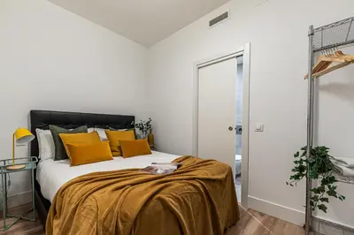 Cama o camas de una habitación en Queen's Plaza Mayor Madrid - Alquiler Corta Duración