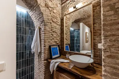 Un baño de Waou Art Loft La Latina
