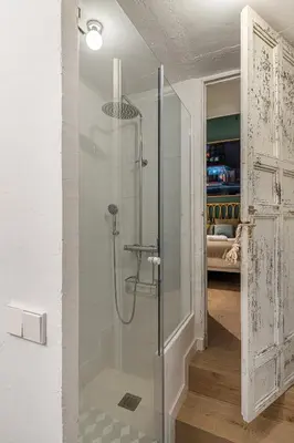 Un baño de Waou Art Loft La Latina