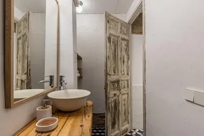 Un baño de Waou Art Loft La Latina