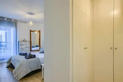 Cama o camas de una habitación en 2B2B Deluxe apartment - Jardines de Cuatro Caminos - Business District - Santiago Bernabéu