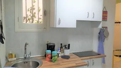 Una cocina o zona de cocina en Apartamento Exterior en PARQUE DEL RETIRO- IBIZA DC