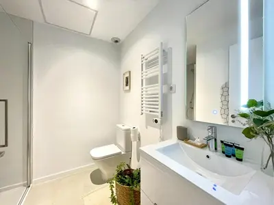 Un baño de Waou LA CIBELES es MIA - Corta Duración