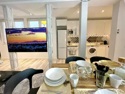 Una cocina o zona de cocina en Waou PUERTA DE ALCALA es MIA - Corta Duración