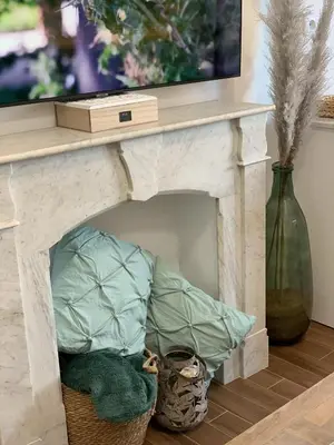 Una televisión o centro de entretenimiento en Waou PALACIO DE CRISTAL es MIA - Corta Duración