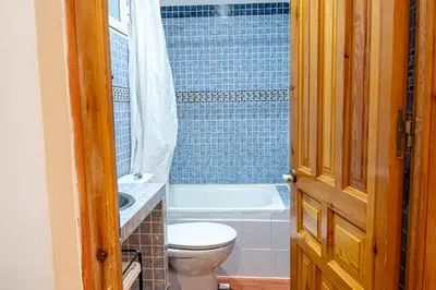 Un baño de Adorable apartamento en Almagro