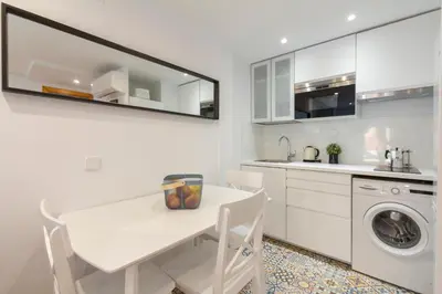 Una cocina o zona de cocina en Homelike Sol - Gran Via I