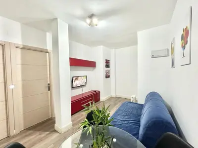 Una televisión o centro de entretenimiento en Madrid Rio Antonio Lopez A