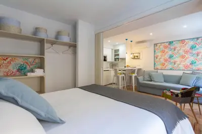 Cama o camas de una habitación en Homelike Sol - Gran Via II