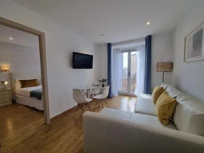 Una televisión o centro de entretenimiento en APARTAMENTOS SAN ANDRES