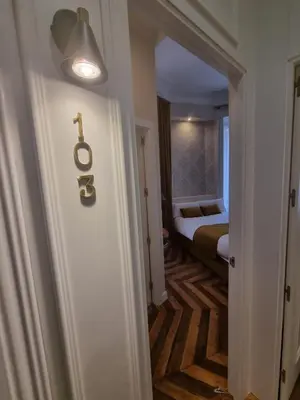 Un baño de Le Petit Palü- Flora