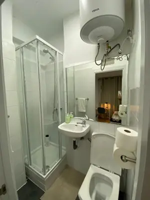 Un baño de Apartamentos SmartRenting Justicia
