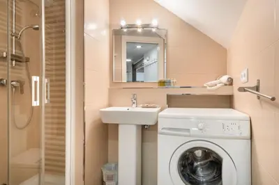 Un baño de Central apt with 2 single bedrooms - Plaza Mayor