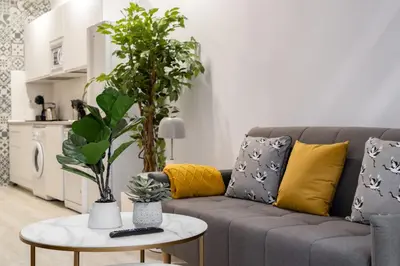 Una cocina o zona de cocina en Modern Refurbished-1Bed 1.5Baths-DeliciasAtocha