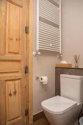 Un baño de Luxury Apartment near Royal Palace