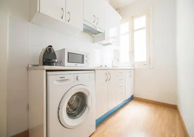 Una cocina o zona de cocina en APARTAMENTO 3 HAB MADRID CENTRO