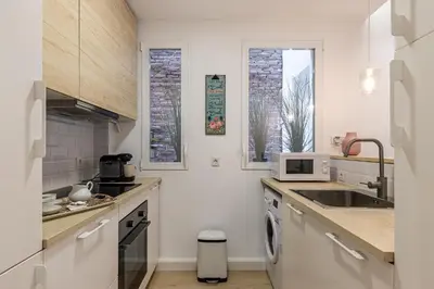 Una cocina o zona de cocina en Waou Chamberi V - Alquiler Corta Duración