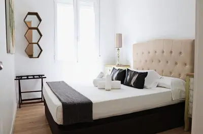 Cama o camas de una habitación en For You Rentals NEW Design Apartment TEMPORAL Puerta del Sol PRE104A