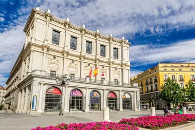 Edificio en el que se encuentra el hostal o pensión