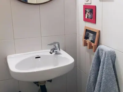 Un baño de Cosy artist studio in Barrio de Salamanca