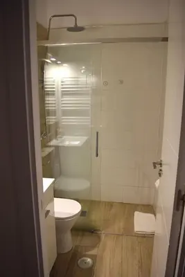 Un baño de Opera-Suites Luxury La boheme, in the very center of Madrid.